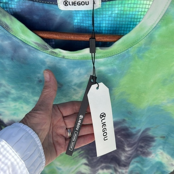 Kliegou ⭐️tie-dye t shirt NWT - Picture 2 of 4